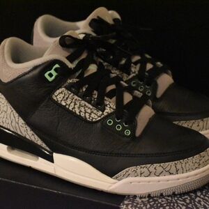 Jordan 3 Retro "Green Glow"